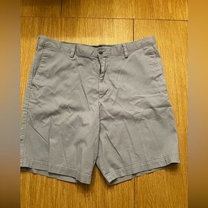 Banana Republic Aiden Short Size 38W, Very Good Condition Like New